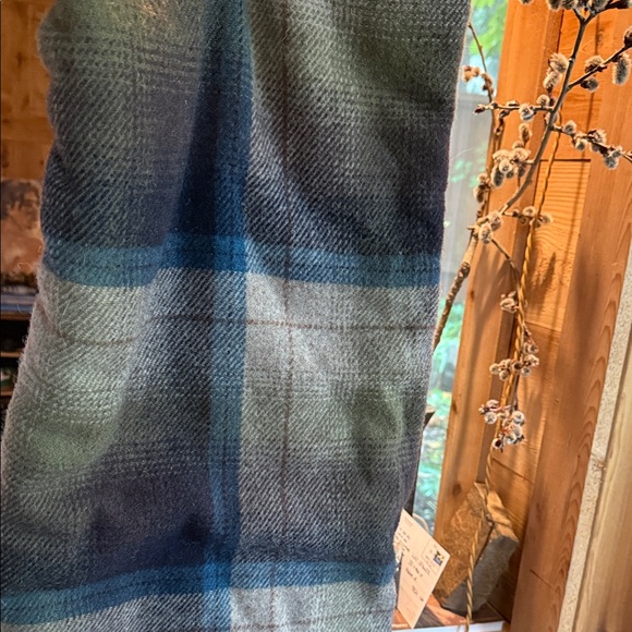 Pendleton Wool Plaid Throw - Picture 6 of 7